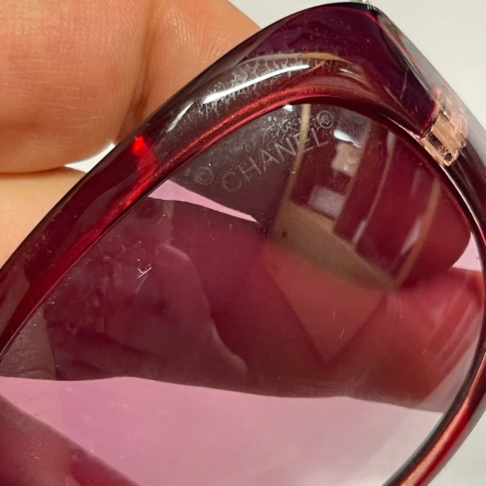CHANEL Red Tinted CC Logo Sunglasses - Picture 8 of 8